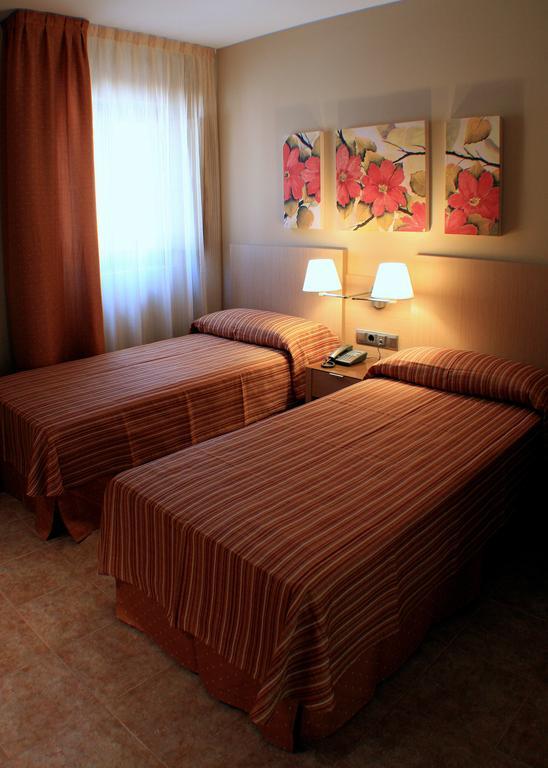 Confluent Health Resort Cofrentes Room photo